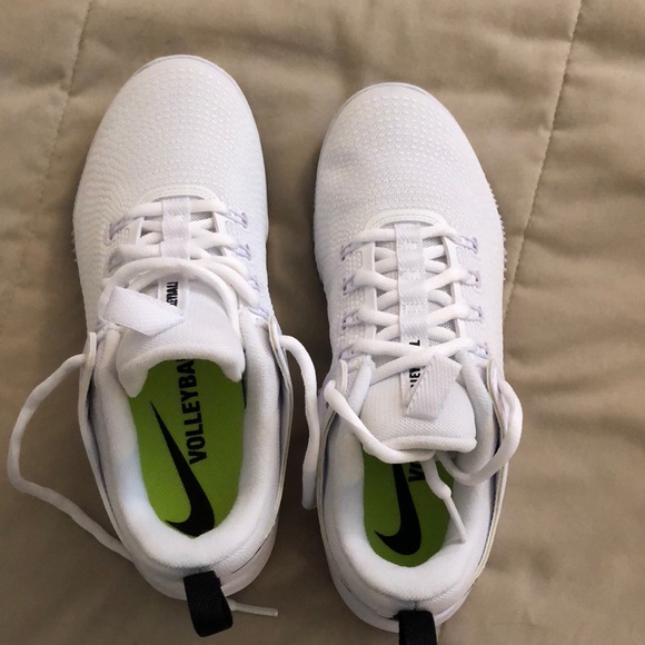 nike hyperzoom volleyball shoes